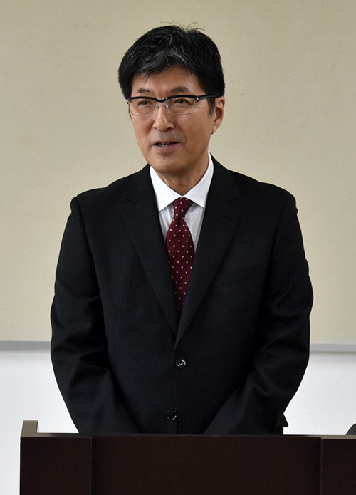 D鶴居教育長・辞令.jpg