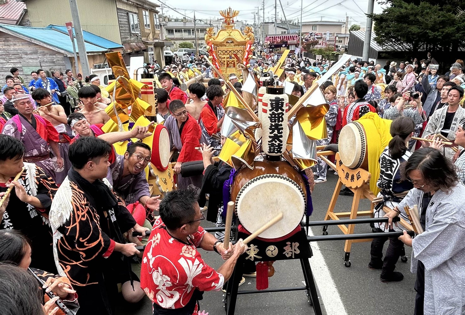 神輿渡御４年ぶり復活 金刀比羅神社例大祭にぎわう【根室】_1(2023-08-13) – 釧路新聞電子版