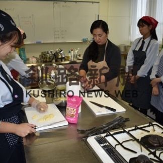 明輝高校　アイヌ民族調理実習(2019-11-19)