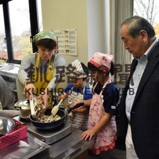 ＬＰガスを使い　親子で料理楽しむ(2019-10-27)