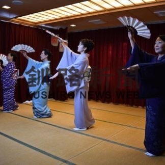 音羽鶴寿会が日本舞踊披露(2019-11-12)