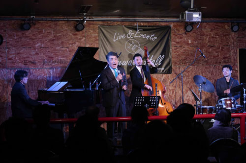 ジャズの歌声で聴衆魅了(2019-11-24)