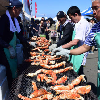 “カニづくし”　に会場沸く(2019-09-04)_3