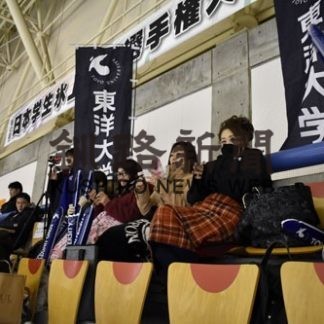 インカレ観客席も熱気　東洋大、「ママ軍団」声援(2019-12-26)