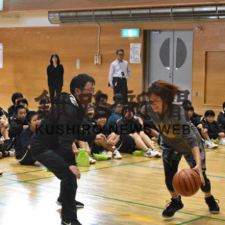 バスケ選手岡田さんを講師に命の教室(2019-09-25)