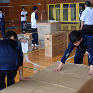 標津中生が避難所設営(2019-09-11)