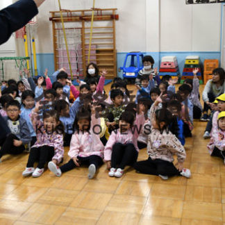 釧路カトリック幼稚園で交通安全教室(2019-12-10)