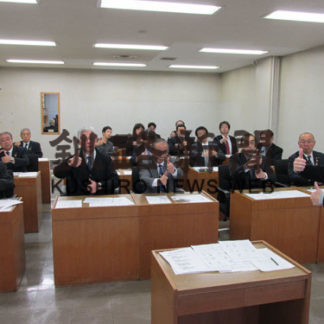 根室市議　手話に挑戦(2019-12-04)