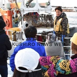 安全操業タコ漁船帰港(2019-12-25)