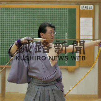 弓道納射会、的狙い一矢集中(2019-12-15)