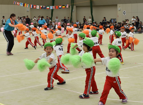 組体操大技で拍手 昭和スポーツ(2019-09-12)