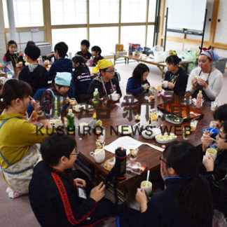 ふるさと未来塾生、ＡＬＴと料理作り、ゲームで交流(2019-12-21)