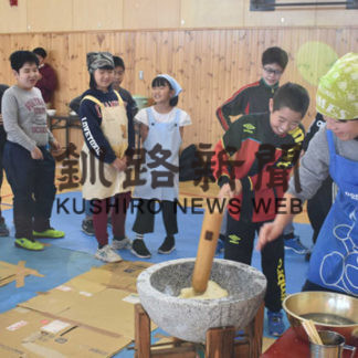 防火かるたなども　共栄小学校(2019-12-13)