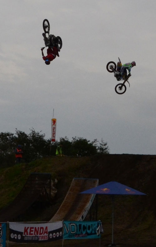 多彩なトリックで観客魅了 FMXイベント(2019-09-24)_1