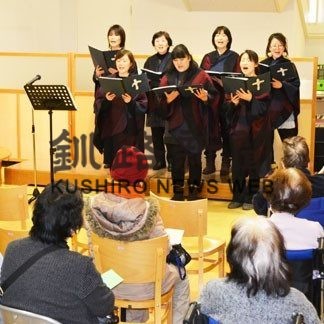 市立釧路総合病院で聖歌隊のハーモニー響く(2019-12-27)
