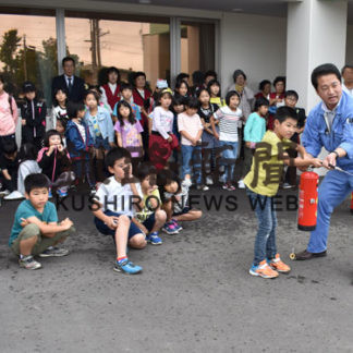 児童と住民初共催　防火訓練で交流　緑ケ岡、貝塚地区連町(2019-09-25)