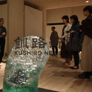 ガラス彫刻の制作上の難しさを解説　嶋崎さん(2019-09-18)