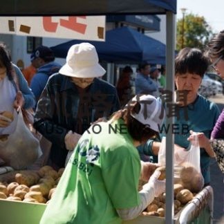 森の家感謝祭　にぎわう(2019-10-05)