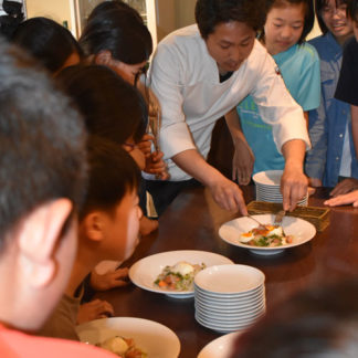 児童がプロの技学ぶ(2019-09-03)