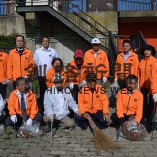 空き缶や吸い殻回収　ぬさまいライオンズク(2019-09-21)