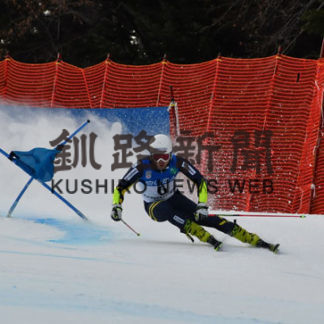 国内一線級が実力披露　全日本アルペン開幕(2019-12-27)_2