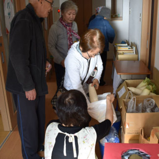 野菜を格安提供　すてっぷ　(2019-10-16)