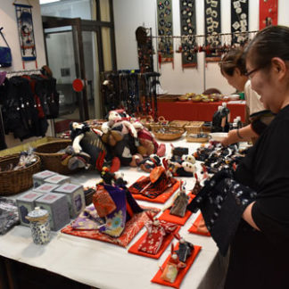 古布や草木染めで　オリジナル商品　荷葉が展示会(2019-09-07)