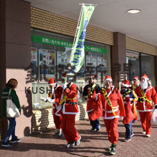 サンタの衣装で北大通を元気に　釧路走ろう会(2019-12-23)