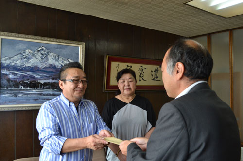 愛国はしご酒実行委 釧新基金に拠出(2019-09-03)