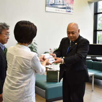 地域食堂運営団体に　古本市の益金を寄付　市ボランティア連絡協(2019-09-05)