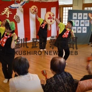 独特の踊り披露　釧路北園啓生園(2019-09-18)