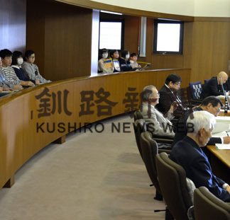 厚岸真龍小児童が町議会を傍聴(2019-12-14)