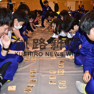 明輝全校でカルタ大会(2019-12-08)