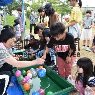 １００発の花火に　子供たちが歓声昭和４１睦会(2019-08-16)