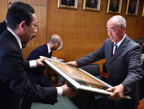 栗栖さん瑞宝単光章を受章(2020-02-01)