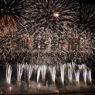 釧新花火大会　８０００発の花火が夜空を埋め尽くす(2019-08-18)
