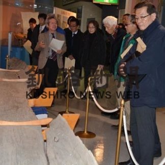 厚岸観光協会がアイヌ民族と丸木舟の研修会(2020-01-22)