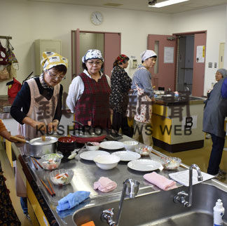 講話や調理実習を指導(2019-08-07)