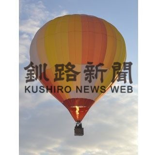 別海でＮＰＯが熱気球試験飛行(2020-01-29)_1