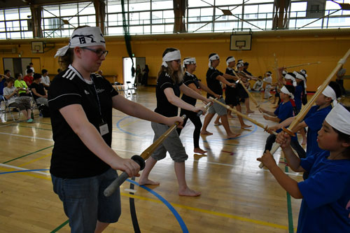 日独スポーツ少年団 折り紙、剣道などで交流(2019-08-06)