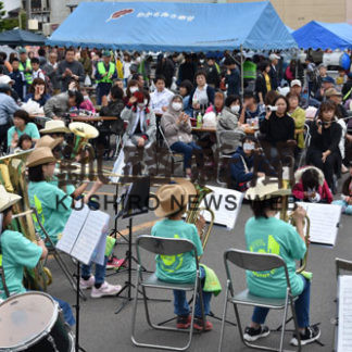 児童の演奏や露店楽しむ(2019-07-07)