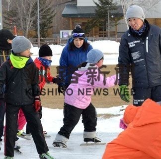五輪元選手２人が小中生にスケート指導(2020-01-15)