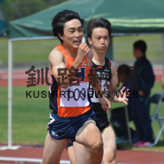 ３種目で優勝飾る緒方さん(2019-08-07)