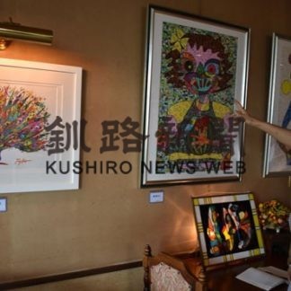 カラフル夢想画躍動感あふれる藤澤さん(2019-08-06)