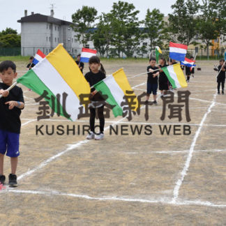 カラーガードや　鼓隊演奏披露　望洋幼稚園(2019-07-10)