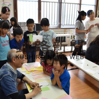 こども俳句教室　１０月の大会に向け指導(2019-08-09)