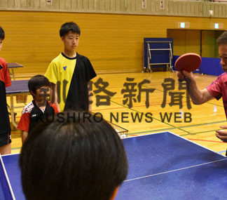 岩崎氏講師に卓球教室(2019-07-28)