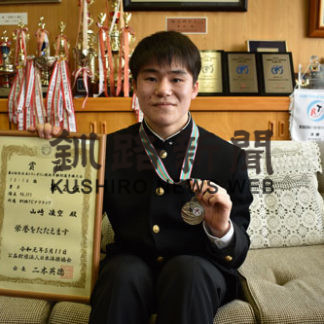 山崎さん（釧路北陽高校１年）トランポリン世界大会へ(2019-06-04)