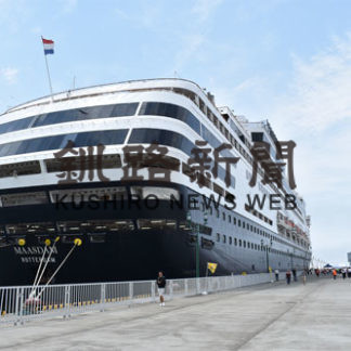 大型客船マースダム入港(2019-07-30)