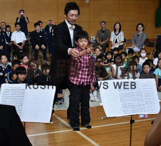 弟子屈の子供 音楽身近に 名曲楽しみ、指揮体験も(2019-06-26)